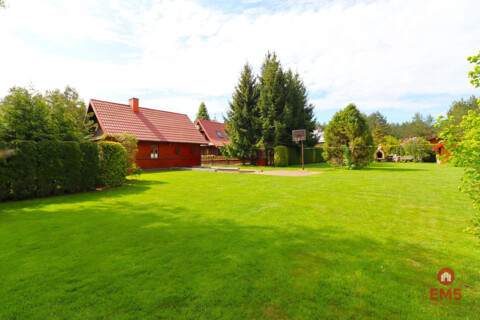 Dom w Atenach nad jeziorem Blizno