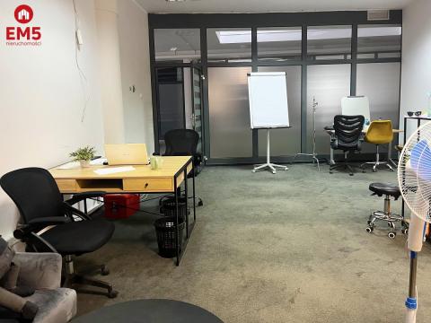Kompleks powierzchni biurowych. Centrum