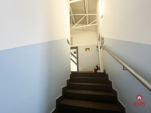 Powierzchnia biurowa 160-200 m2.