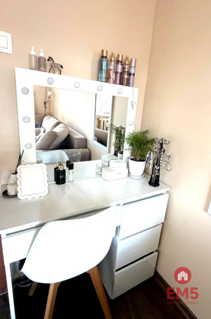 3 pokojowe mieszkanie Nowe Miasto, garaż