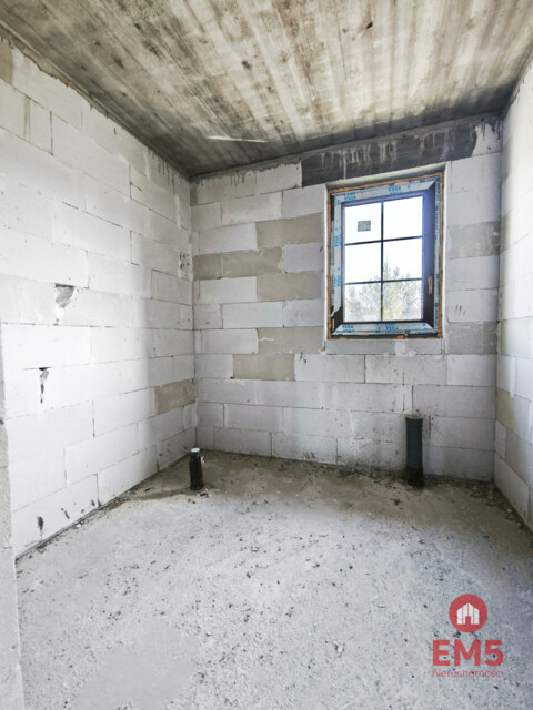 Dom 190 m² w stanie surowym – duża działka 5000 m²