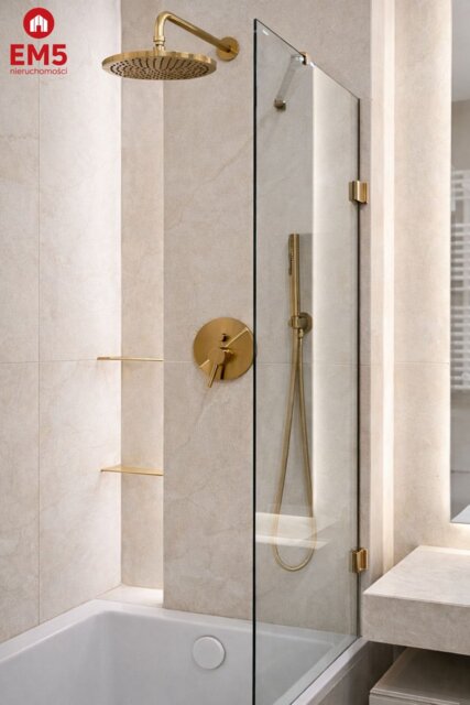 Trzy pokoje, premium,  winda.