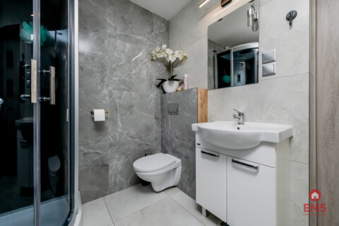 Dwa pokoje w centrum z balkonem