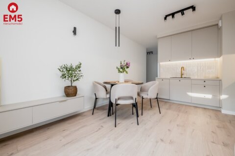 3 POKOJE W ZIELONEJ OKOLICY- BEZ PCC