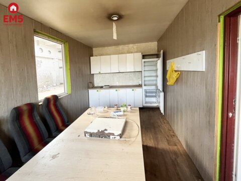 Magazyn, produkcja.  700 m2