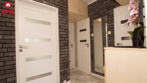 Przestronne mieszkanie w zielonej okolicy.