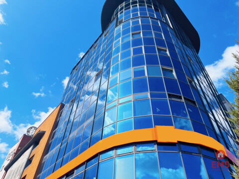 Błękitny Wieżowiec.  200 m2, 320m2