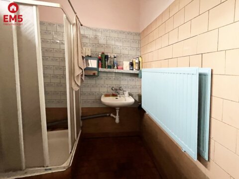 Business premises for rent