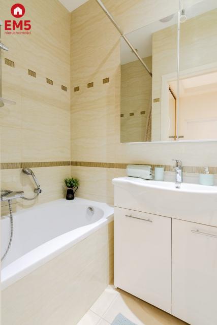 Parter, dwa pokoje, taras 9m2,