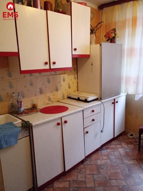 4-pokojowe mieszkanie do remontu w Sejnach