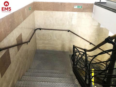 Ścisłe centrum 300 m2 parter plus piętro
