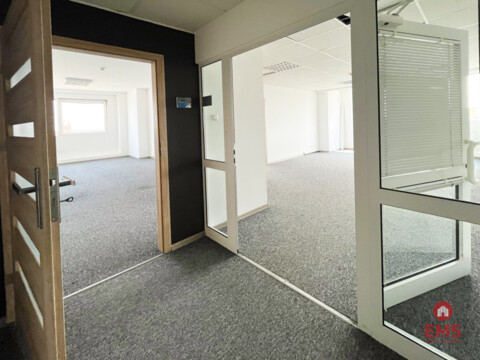 Biuro z widokiem na panoramę miasta