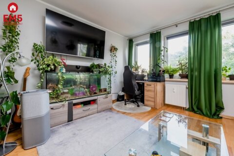 Ładne 2 pokoje z miejscem garażowym