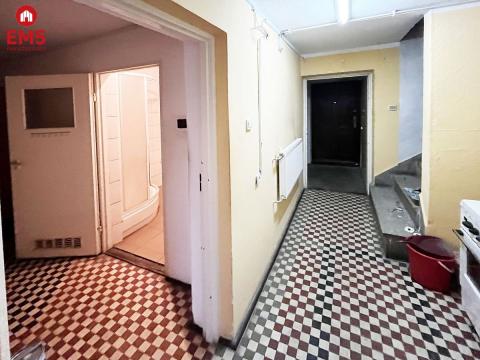 Lokal 80 m2  handel - usługi - magazyn