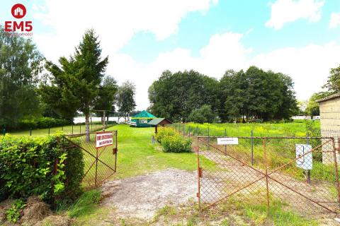 Działka nad jeziorem Serwy