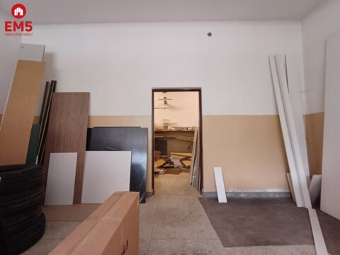 Business premises for rent