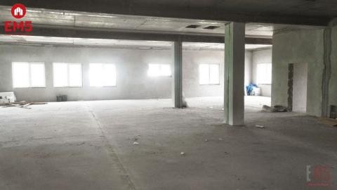 Powierzchnia handlowo-usługowa 1300 m2