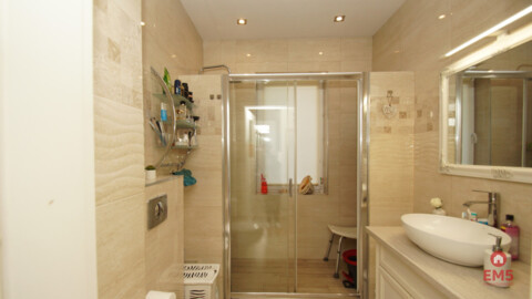 2 pokoje, z miejscem parkingowym