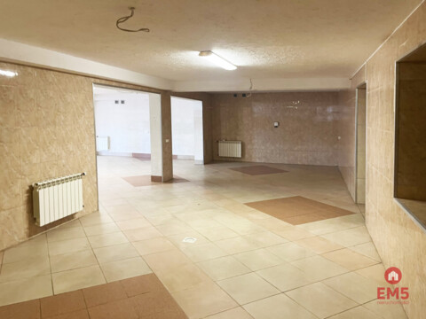 180 m2 na catering, handel, usługi