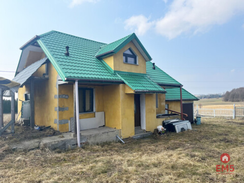 Dom,  hala, działka. Nieruchomość do wykończenia.