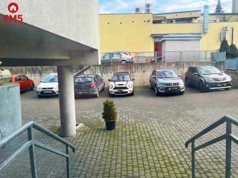 Parter, centrum, handlowo-usługowy 150 m2.