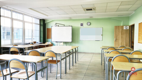 Budynek 1400 m2. Szkoła, fitness, gabinety