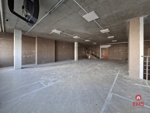 Lokal użytkowy 490 m2. Nowe Miasto.