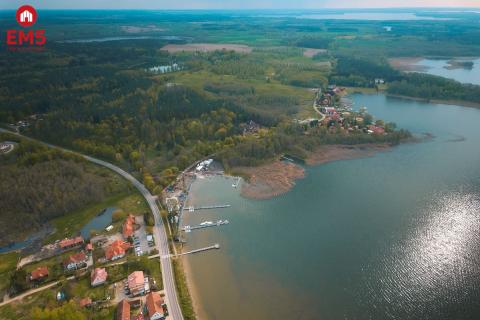 Ekskluzywny apartament z widokiem na jezioro.
