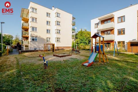 Ładne 2 pokoje z miejscem garażowym