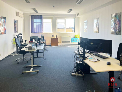 Błękitny Wieżowiec.  200 m2, 320m2