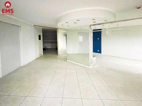 Lokal 80 m2 na parterze