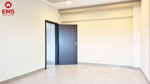 Biuro, gabinet 42 m2. Nowe Miasto.