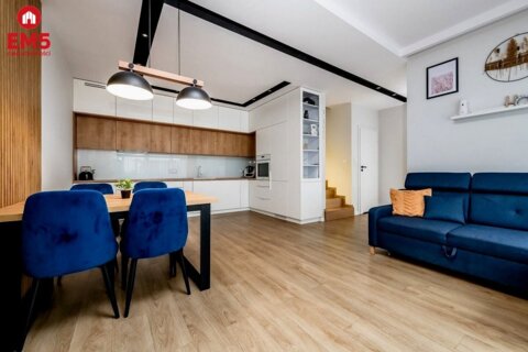 3 pokoje z garderobą na wynajem