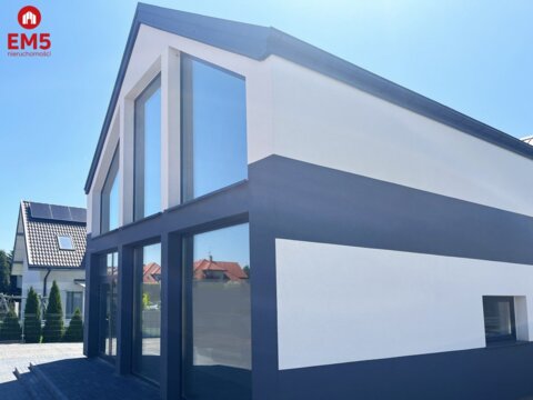 Business premises for rent