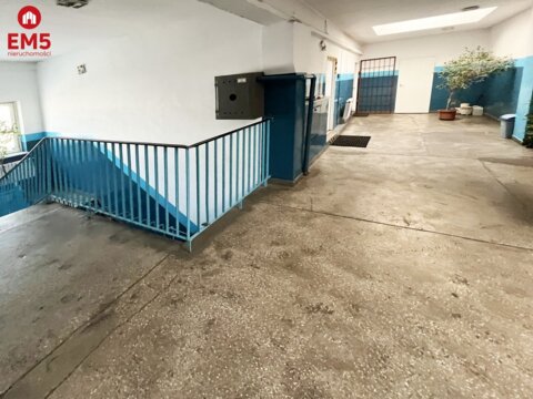 Business premises for rent