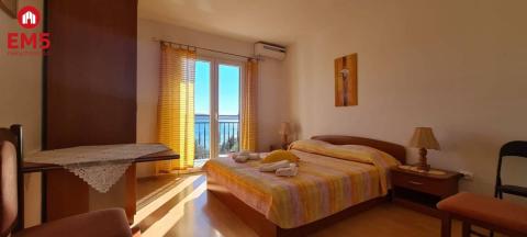 Dom podzielony na apartamenty wyspa Hvar