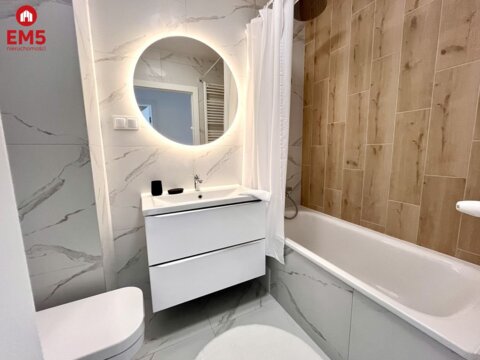 Trzy pokoje, do wejscia, Centrum