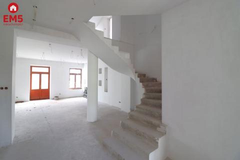 Business premises for sale