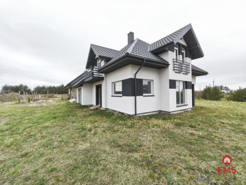 Dom wolnostojący 160 m² blisko jeziora i lasu