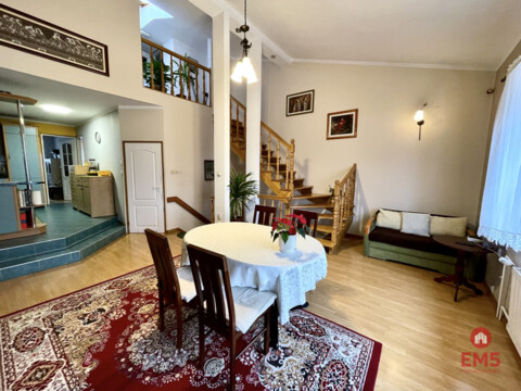 Dom szeregowy z lokalem usługowym