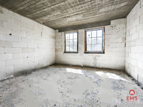 Dom 190 m² w stanie surowym – duża działka 5000 m²