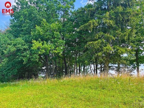 Działka budowlana z dostępem do jeziora.