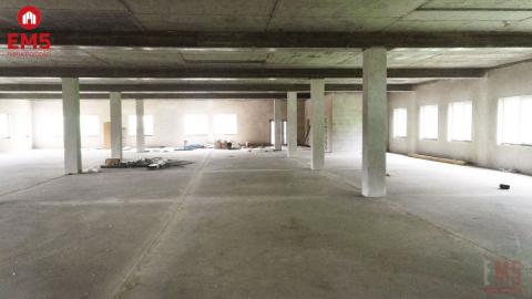 Powierzchnia handlowo-usługowa 1300 m2