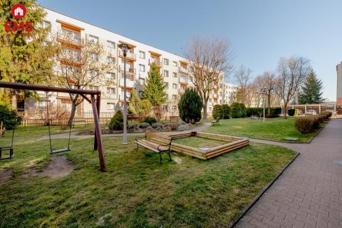 2 pokoje z balkonem, zamknięte osiedle