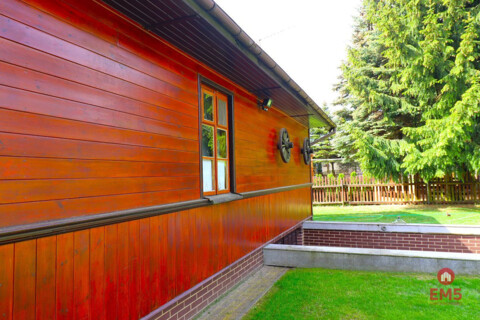 Dom w Atenach nad jeziorem Blizno