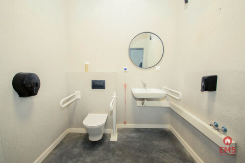 Hala z zapleczem biurowo-socjalnym, 570 m2