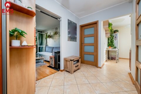 Ładne 2 pokoje z miejscem garażowym