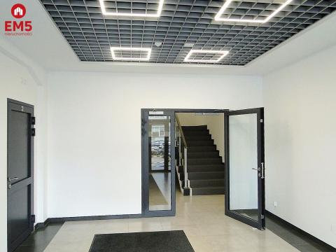 87 m2 open space w nowoczesnym budynku