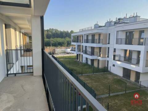 Apartament z antresolą i tarasem na dachu .