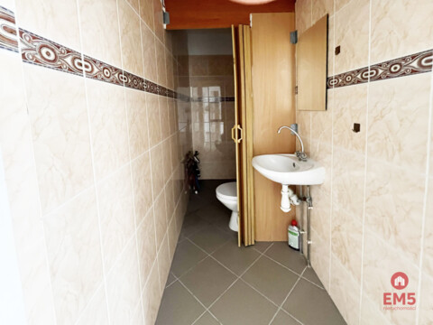 Business premises for rent